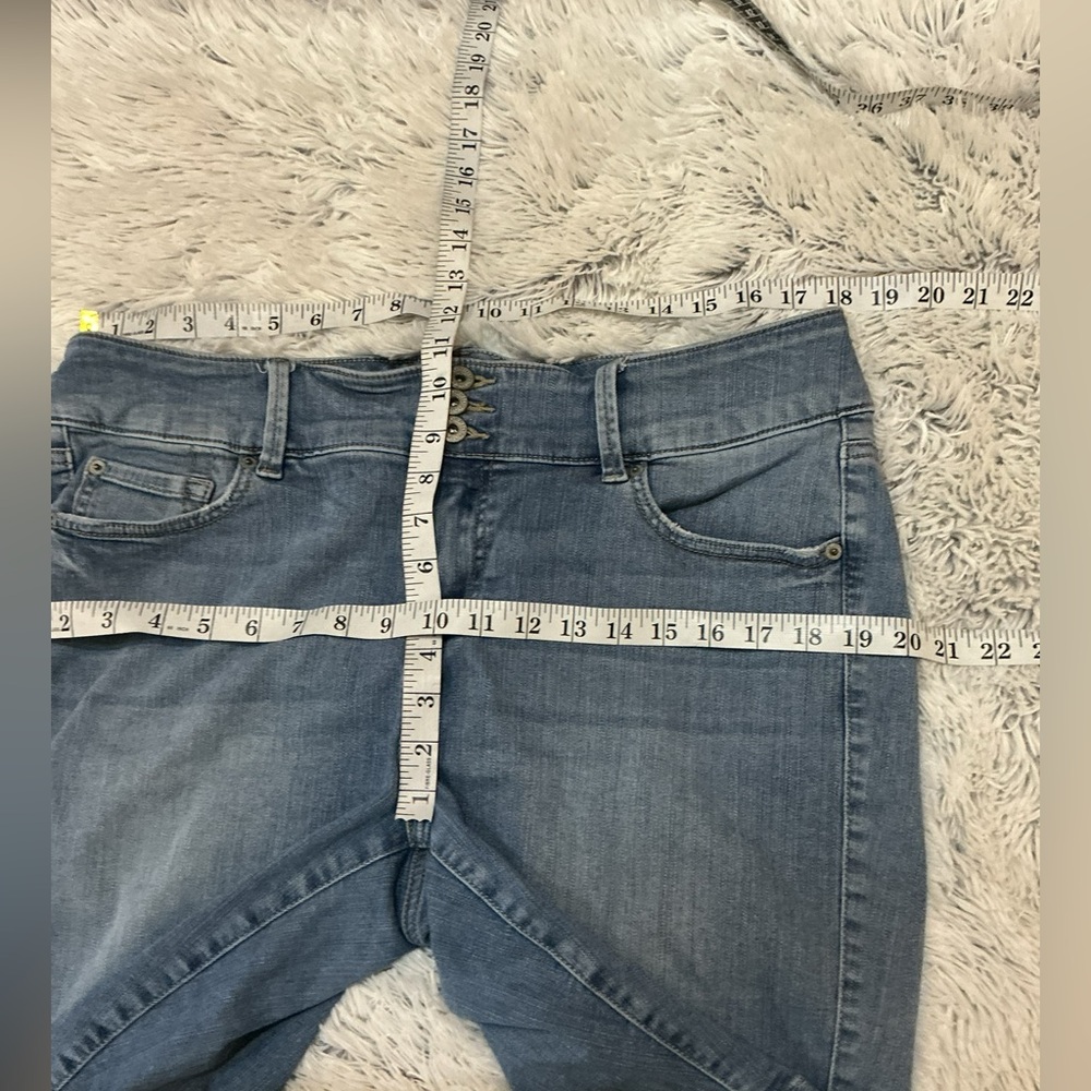 Torrid Premium Plus Size 18 Denim Bermuda Jegging Shorts | High Rise Stretch - Picture 13 of 13